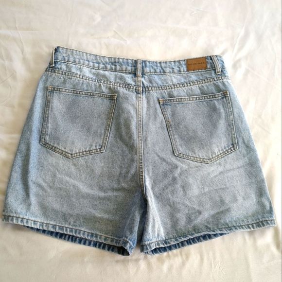 NWT Flying Angel Blue Denim Asymmetrical Zip Shorts Size 17 / 18 - Picture 5 of 9